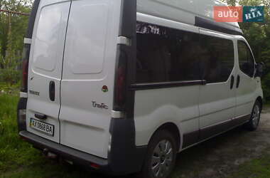 Грузопассажирский фургон Renault Trafic 2006 в 