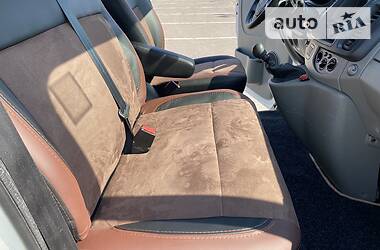 Мінівен Renault Trafic 2013 в 