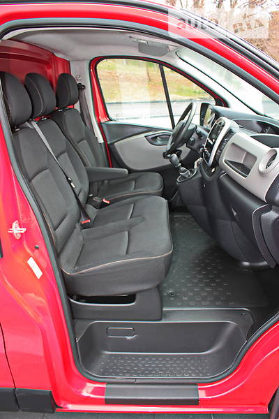 Вантажопасажирський фургон Renault Trafic 2015 в Кременчуці фото 22 Вантажопасажирський фургон Renault Trafic 2015 в Кременчуці