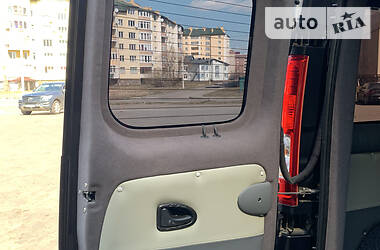Мінівен Renault Trafic 2012 в 