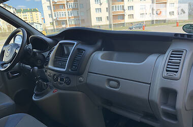 Мінівен Renault Trafic 2012 в 