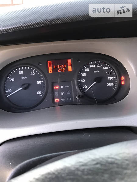 Вантажопасажирський фургон Renault Trafic 2005 в Умані