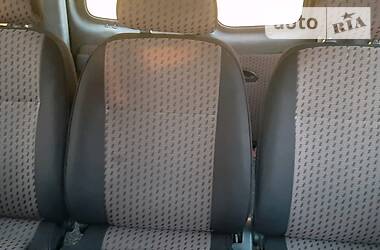 Вантажопасажирський фургон Renault Trafic 2005 в 