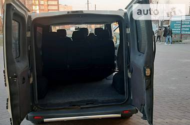 Вантажопасажирський фургон Renault Trafic 2005 в 