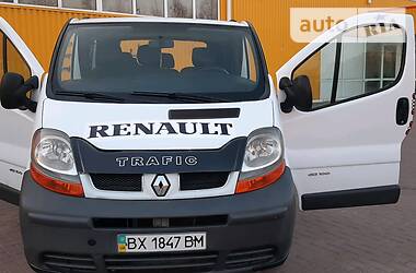 Вантажопасажирський фургон Renault Trafic 2005 в 