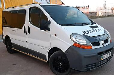 Вантажопасажирський фургон Renault Trafic 2005 в 