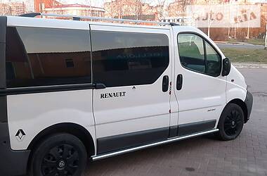 Вантажопасажирський фургон Renault Trafic 2005 в 