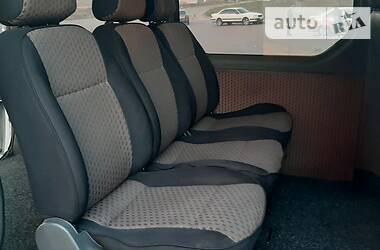 Вантажопасажирський фургон Renault Trafic 2005 в 