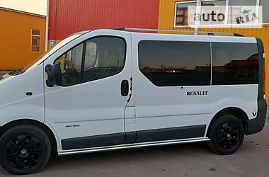 Вантажопасажирський фургон Renault Trafic 2005 в 