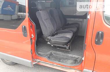 Вантажопасажирський фургон Renault Trafic 2003 в Рівному