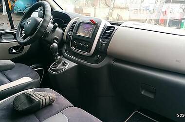 Мінівен Renault Trafic 2015 в 