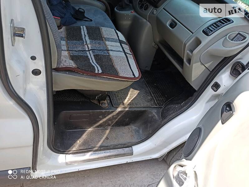 Вантажопасажирський фургон Renault Trafic 2006 в Кривому Розі фото 7 Вантажопасажирський фургон Renault Trafic 2006 в Кривому Розі