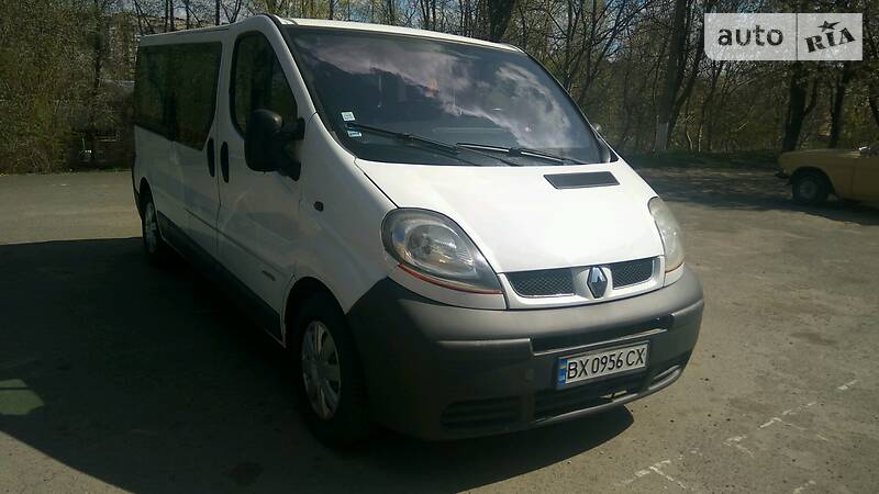 Вантажопасажирський фургон Renault Trafic 2005 в Хмельницькому