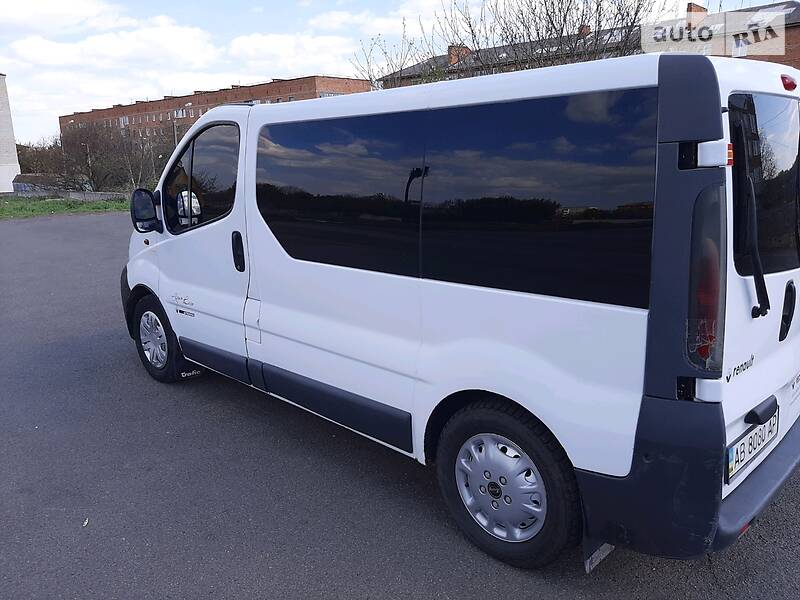 Вантажопасажирський фургон Renault Trafic 2002 в Тульчині