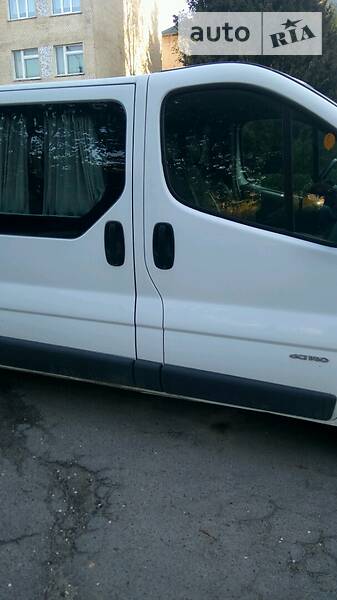 Вантажопасажирський фургон Renault Trafic 2005 в Хмельницькому