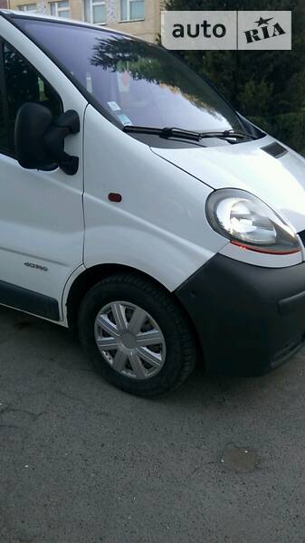 Вантажопасажирський фургон Renault Trafic 2005 в Хмельницькому