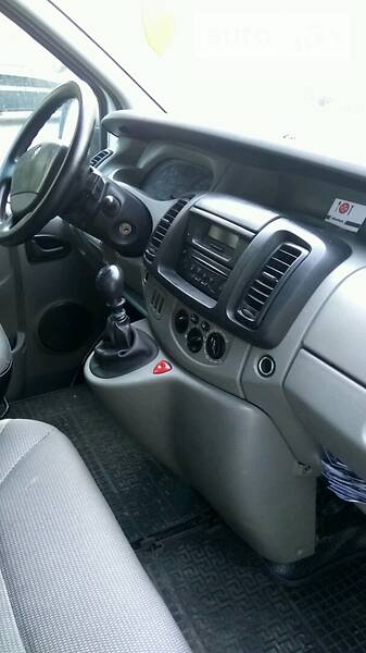 Вантажопасажирський фургон Renault Trafic 2005 в Хмельницькому