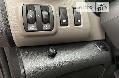 Мінівен Renault Trafic 2016 в 