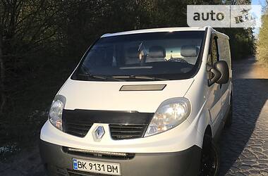 Грузопассажирский фургон Renault Trafic 2007 в Ровно