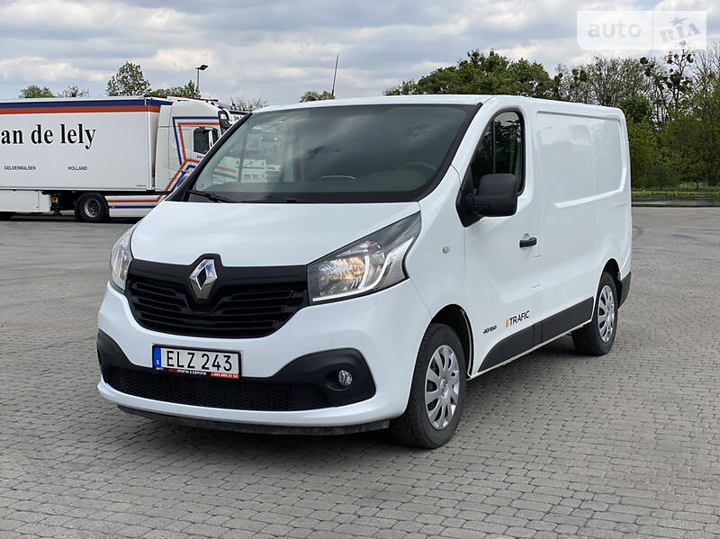 Вантажопасажирський фургон Renault Trafic 2014 в 