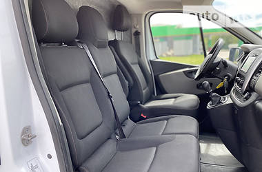 Вантажопасажирський фургон Renault Trafic 2014 в 