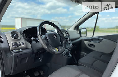 Вантажопасажирський фургон Renault Trafic 2014 в 