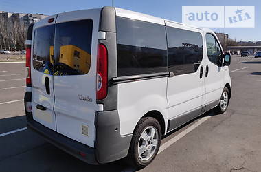 Минивэн Renault Trafic 2010 в 