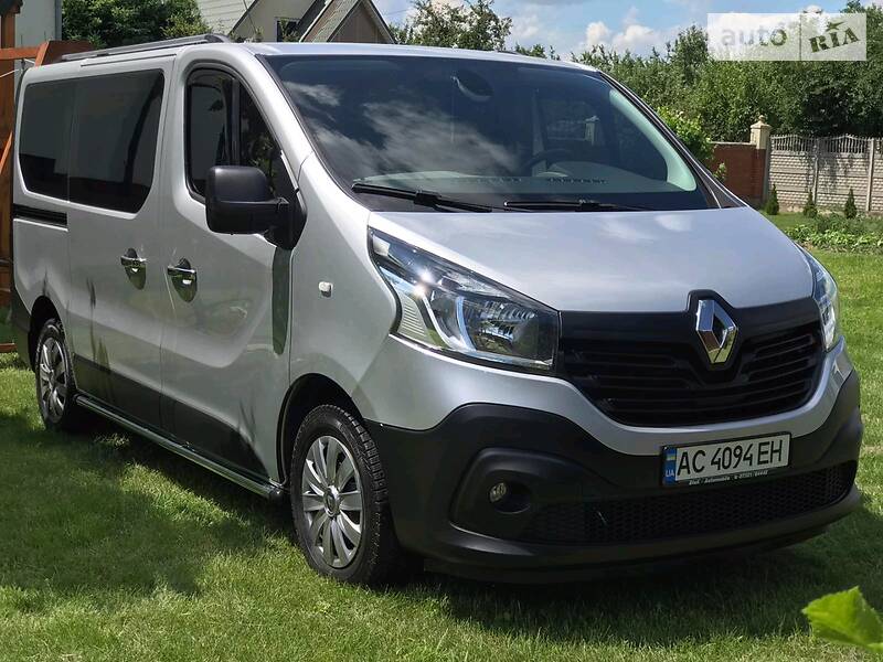 Вантажопасажирський фургон Renault Trafic 2015 в Луцьку