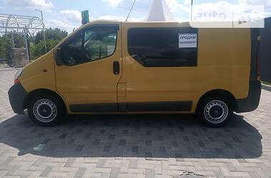 Вантажопасажирський фургон Renault Trafic 2006 в Полтаві