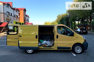 Вантажопасажирський фургон Renault Trafic 2003 в Тернополі