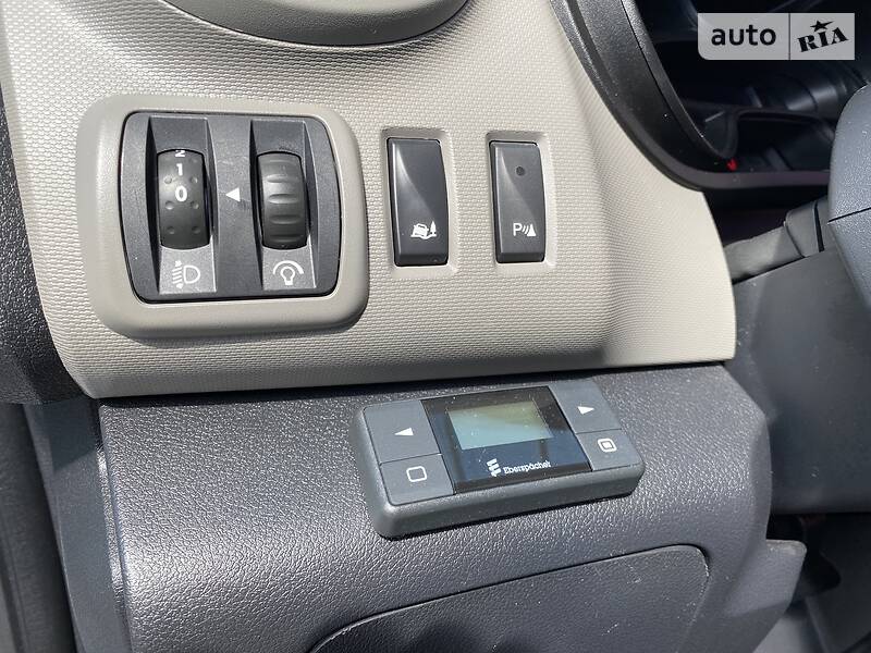 Вантажопасажирський фургон Renault Trafic 2016 в Полтаві