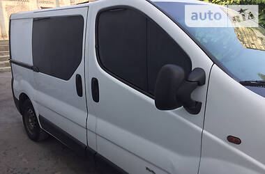 Вантажопасажирський фургон Renault Trafic 2003 в Сєверодонецьку