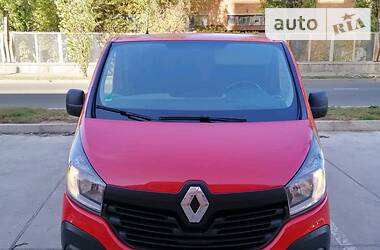 Грузопассажирский фургон Renault Trafic 2015 в Сумах