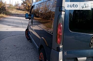 Мінівен Renault Trafic 2002 в 
