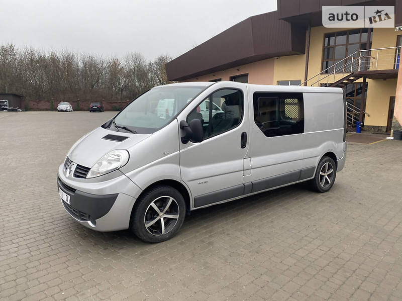 Универсал Renault Trafic 2012 в Староконстантинове