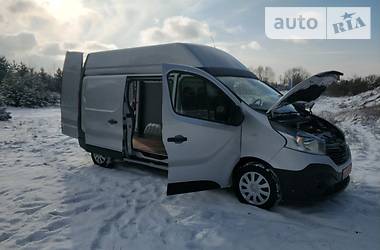 Вантажопасажирський фургон Renault Trafic 2016 в Бердичеві