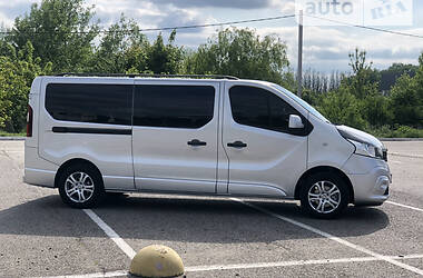 Минивэн Renault Trafic 2016 в 