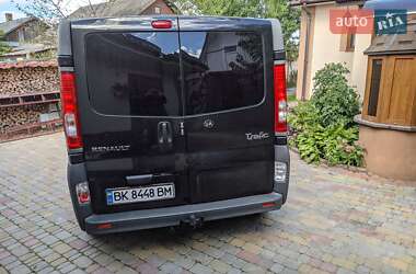 Минивэн Renault Trafic 2012 в 