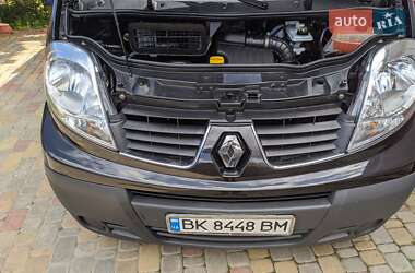 Минивэн Renault Trafic 2012 в 