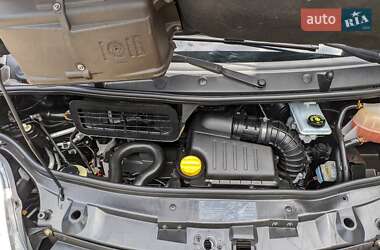 Минивэн Renault Trafic 2012 в 