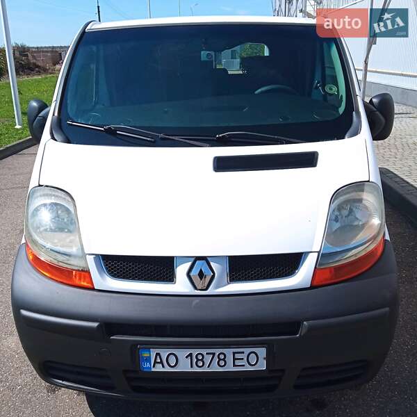 Минивэн Renault Trafic 2006 в Виноградове