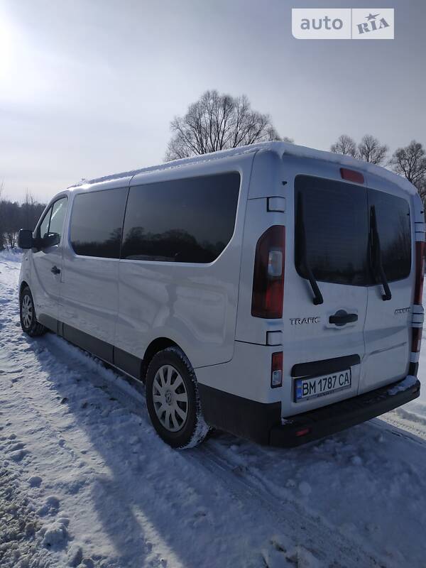 Мінівен Renault Trafic 2015 в Конотопі