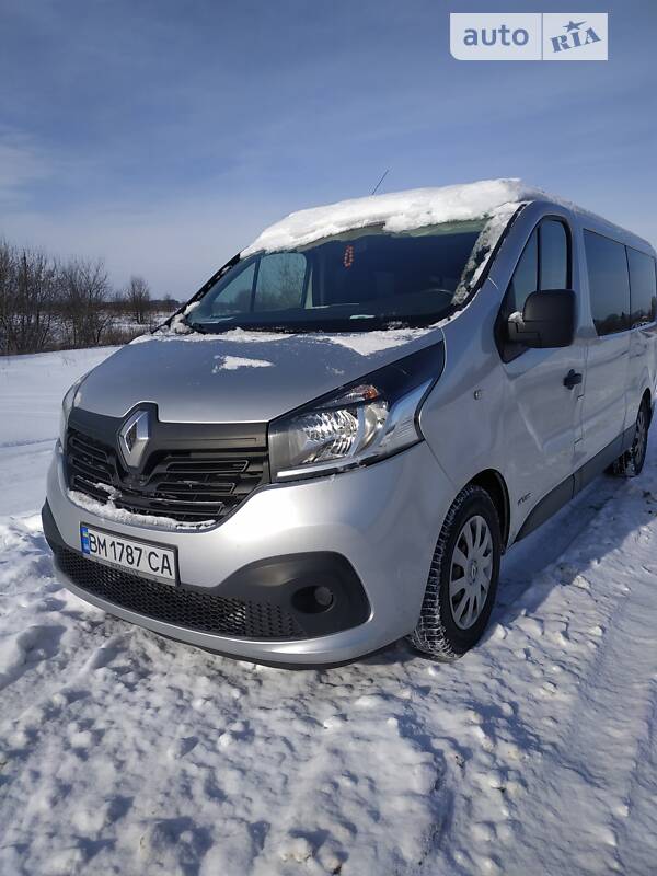 Мінівен Renault Trafic 2015 в Конотопі