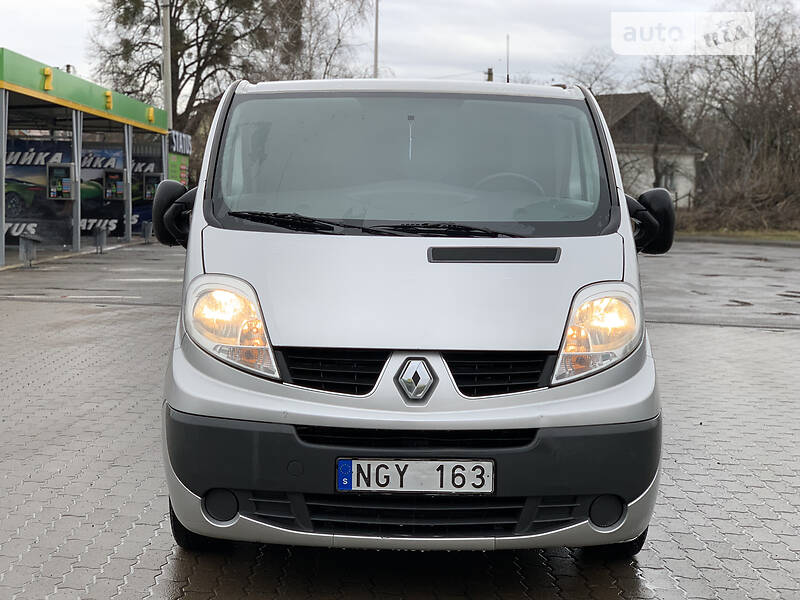 Вантажний фургон Renault Trafic 2013 в Рівному