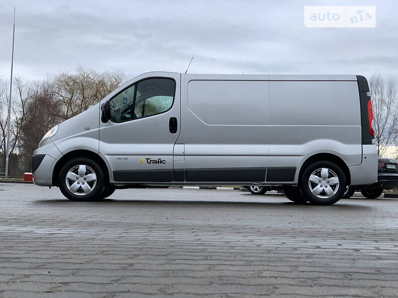 Вантажний фургон Renault Trafic 2013 в Рівному