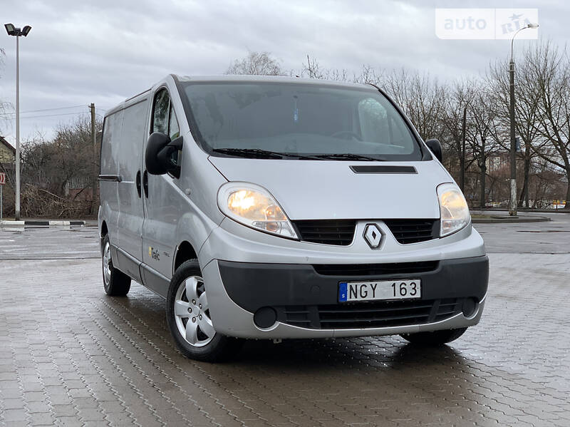Вантажний фургон Renault Trafic 2013 в Рівному