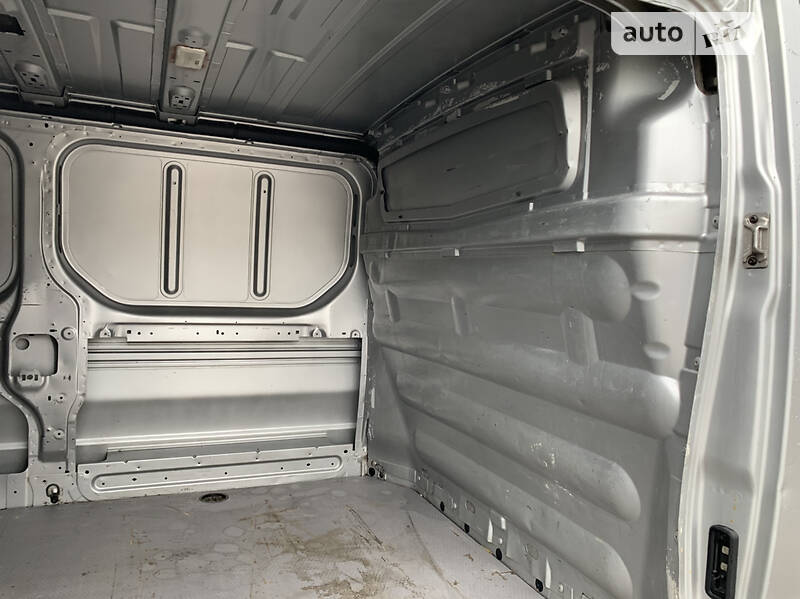 Вантажний фургон Renault Trafic 2013 в Рівному