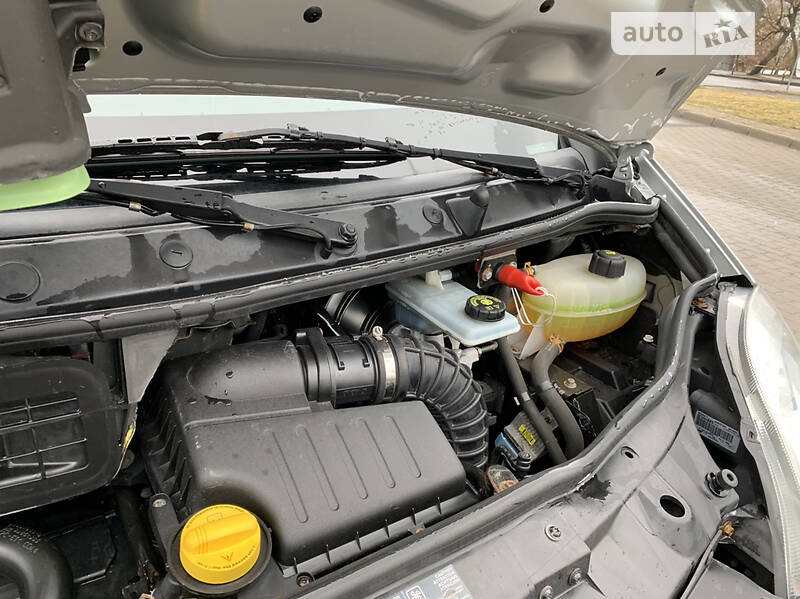 Вантажний фургон Renault Trafic 2013 в Рівному