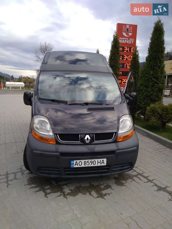 Минивэн Renault Trafic 2006 в Межгорье