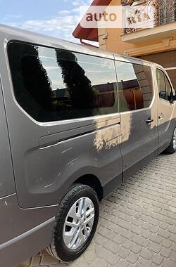 Минивэн Renault Trafic 2017 в 